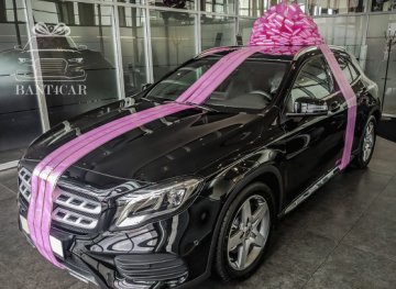 большой подарочный бант на машину автомобиль в москве упаковка огромнымбантиком большой подарочный бант на машину автомобиль в москве упаковка огромнымбантиком