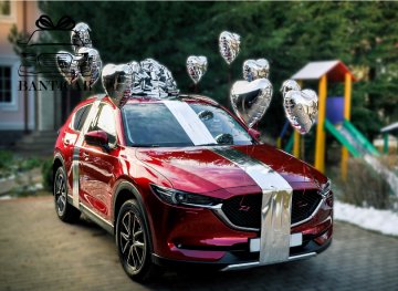 большой подарочный бант на машину автомобиль в москве упаковка огромнымбантиком Серебрянный бант на машину + 12 шаров - 8000 руб.
