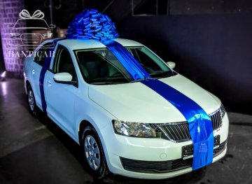 большой подарочный бант на машину автомобиль в москве упаковка огромнымбантиком